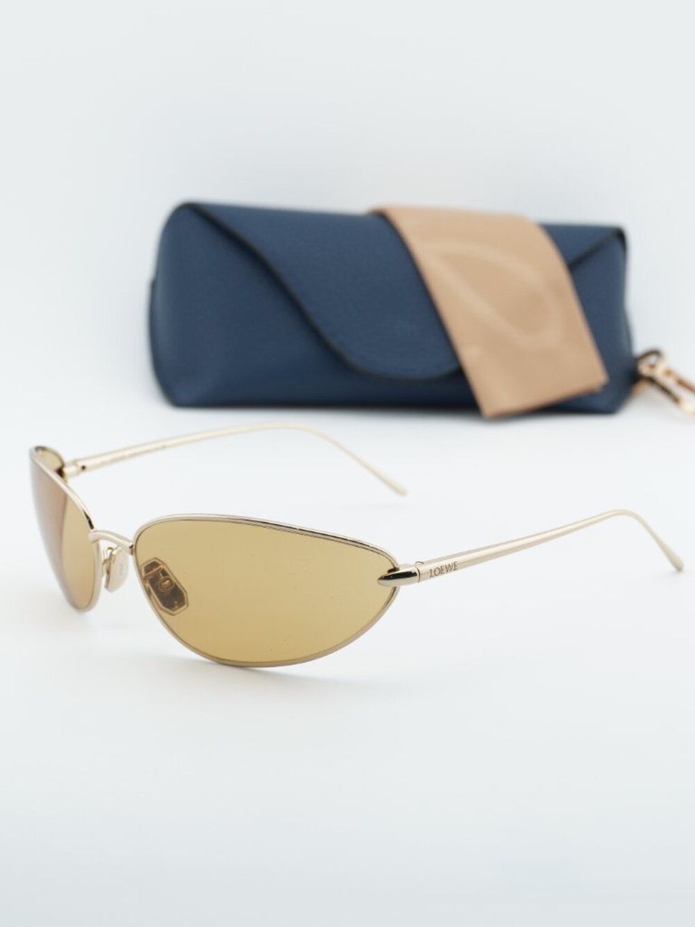 Exclusive Sale! Loewe LW40164U 32E Oval Sunglasses – Shiny Gold\Brown